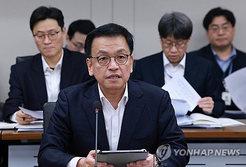 최상목 권한대행, 민생정책 신속집행 점검회의 발언(세종=연합뉴스) 홍해인 기자 = 최상목 대통령 권한대행 부총리 겸 기획재정부 장관이 20일 정부세종청사에서 열린 '민생정책 신속집행 점검회의'에 참석해 발언하고 있다. 2025.1.20 hihong@yna.co.kr