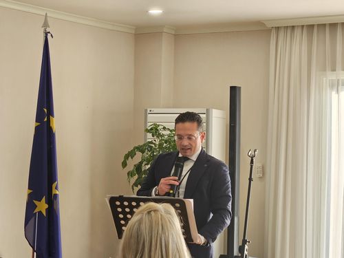 발표하는 루카 사로모네 이탈리아 우주청 사무처장[촬영 조승한]