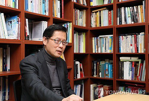 연합뉴스와 인터뷰 중인 정성장 세종연구소 한반도전략센터장 [진성철 기자 촬영]