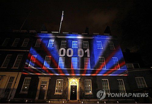 2020년 1월 31일 다우닝가 10번지의 카운트다운 조명[AP 연합뉴스 자료사진 재판매 및 DB 금지]