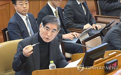 김용현 전 국방장관, 탄핵심판 4차변론 증인 출석(서울=연합뉴스) 김용현 전 국방부 장관이 23일 서울 종로구 헌법재판소에서 열린 윤석열 대통령 탄핵심판 4차변론에 증인으로 출석해 발언하고 있다.  2025.1.23 [헌법재판소 제공. 재판매 및 DB 금지] photo@yna.co.kr