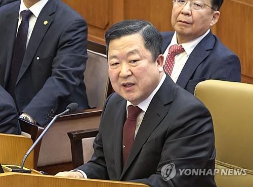 박춘섭 경제수석, 윤 대통령 탄핵 심판 증인 출석(서울=연합뉴스) 박춘섭 대통령실 경제수석이 6일 서울 종로구 헌법재판소에서 열린 윤석열 대통령 탄핵 심판 6차 변론에 증인으로 출석해 청구인인 국회 측 대리인들의 질문에 답하고 있다. 2025.2.6      [헌법재판소 제공. 재판매 및 DB 금지] photo@yna.co.kr