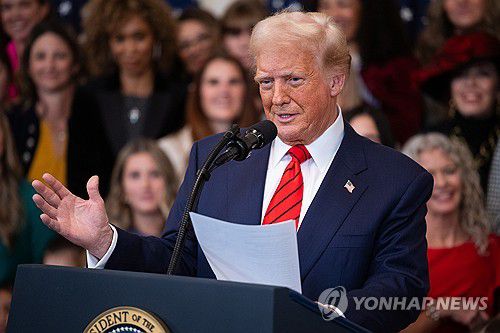 도널드 트럼프 미국 대통령(EPA 연합뉴스) 5일(현지시간) 백악관에서 발언하는 도널드 트럼프 미국 대통령. 2025.2.6 photo@yna.co.kr