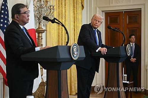 미일정상회담 기자회견[워싱턴 AFP=연합뉴스. 재판매 및 DB 금지]