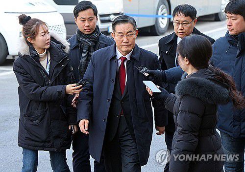 증인 출석하는 신원식 국가안보실장(서울=연합뉴스) 한종찬 기자 = 신원식 국가안보실장이 11일 서울 종로구 헌법재판소에서 열린 윤석열 대통령 탄핵 심판 7차 변론에 증인으로 출석하고 있다. 2025.2.11 saba@yna.co.kr