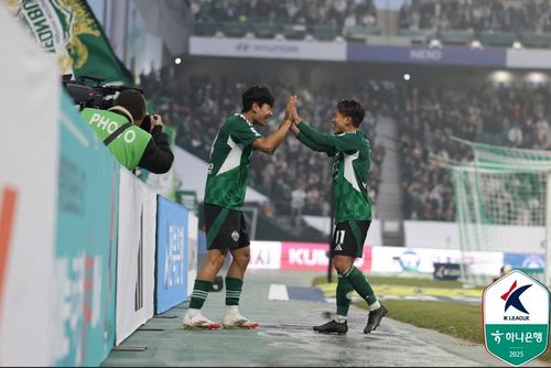 결승골의 주인공 전진우(왼쪽)[한국프로축구연맹 제공. 재판매 및 DB 금지]