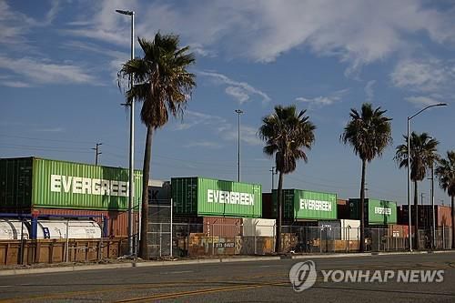 미 로스앤젤레스항 인근의 컨테이너[EPA 연합뉴스 자료사진]