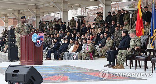 취임사하는 제비어 브런슨 신임 사령관(서울=연합뉴스) 지난해 12월 20일 경기 평택시 캠프 험프리스에서 열린 유엔사·연합사·주한미군사 사령관 이취임식에서 제비어 브런슨 신임 사령관이 취임사를 하고 있다. 2024.12.20 [국방일보 제공. 재판매 및 DB 금지] photo@yna.co.kr