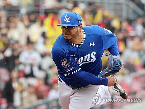 역투하는 후라도(광주=연합뉴스) 조남수 기자 = 16일 광주기아챔피언스필드에서 열린 프로야구 삼성 라이온즈와 KIA 타이거즈의 시범경기. 삼성 선발투수 후라도가 1회에 투구하고 있다. 2025.3.16 iso64@yna.co.kr