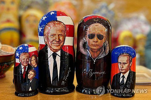 모스크바에서 팔리는 트럼프와 푸틴 마트료시카[AFP 연합뉴스]