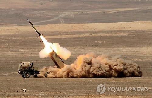 로켓 발사하는 하이마스[EPA 연합뉴스 자료사진. 재판매 및 DB 금지]