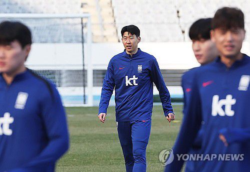 훈련하는 손흥민(용인=연합뉴스) 홍기원 기자 = 2026 북중미 월드컵 아시아 3차 예선 B조 8차전 요르단전을 앞둔 축구 국가대표팀 손흥민이 22일 경기도 용인시 처인구 미르스타디움에서 회복훈련을 하고 있다. 2025.3.22 xanadu@yna.co.kr