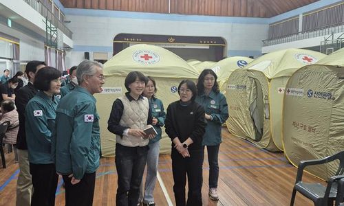 박종훈 교육감 산불 대피소 방문[경남도교육청 제공. 재판매 및 DB 금지]