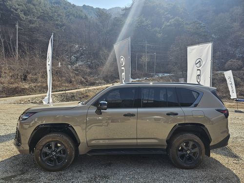 LX 700h 오버트레일 그레이드 옆모습[촬영 임성호]