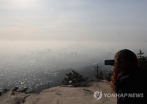 뿌연 도심[연합뉴스 자료사진]