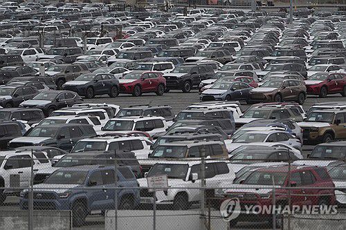 미국 캘리포니아 롱비치 항구의 도요타 자동차들 [AP 연합뉴스 자료사진. 재판매 및 DB 금지]
