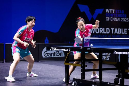 WTT 인도 대회 여자복식에 나선 신유빈(오른쪽)과 유한나[WTT 페이스북 캡처. 재판매 및 DB 금지]