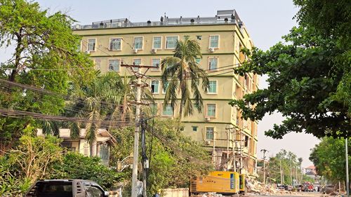 11층 아파트가 6층으로(만달레이=연합뉴스) 박의래 특파원 = 31일 미얀마 만달레이에 무너져 내린 스카이 빌라. 11층 건물이 주저앉으면서 6층만 남았고 90여명이 매몰된 것으로 파악되고 있다. 025.3.31 laecorp@yna.co.kr