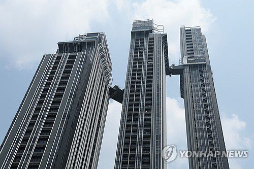 구름다리 붕괴한 권영준 씨 거주 방콕 콘도[로이터 연합뉴스 자료사진. 재배포 및 판매 금지]