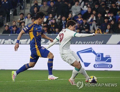 대전 신상은, 울산 상대로 선제골(울산=연합뉴스) 김용태 기자 = 1일 울산 문수축구경기장에서 열린 프로축구 하나은행 K리그1 2025 울산 HD와 대전 하나 시티즌의 경기에서 대전 신상은이 선제골을 넣고 있다. 2025.4.1 yongtae@yna.co.kr