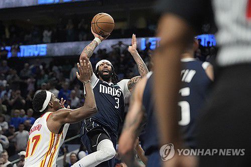 마지막 슛 던지는 앤서니 데이비스(3번)[AP=연합뉴스]