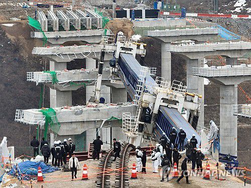 서울세종고속도로 건설현장 교량 구조물 붕괴[연합뉴스 자료사진. 재판매 및 DB 금지]