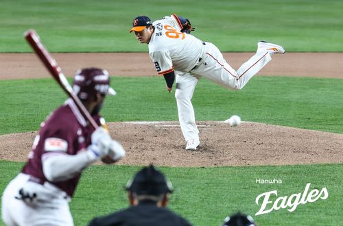 11일 경기에서 투구하는 한화 류현진[한화 이글스 제공. 재판매 및 DB 금지]