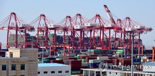 중국 컨테이너 수출항[연합뉴스 자료사진]