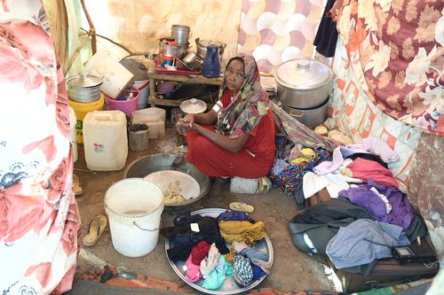 남수단 렌크 난민촌 임시 거주시설 내 수단 난민 여성성도현 기자 raphael@yna.co.kr