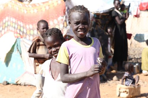 남수단 렌크 난민촌서 뛰어노는 수단 난민 아동들성도현 기자 raphael@yna.co.kr