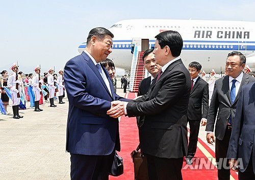 시진핑, 베트남 국빈 방문 개시…'美 관세' 공동 대응 모색