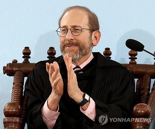 앨런 가버 하버드대 총장[EPA=연합뉴스 자료사진. 재판매 및 DB 금지]
