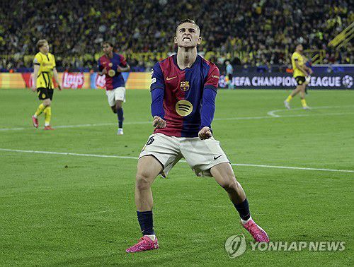 기뻐하는 로페스[EPA=연합뉴스]