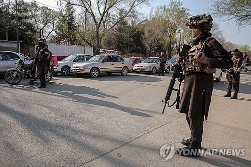 아프가니스탄 수도 카불의 탈레반 군경[EPA=연합뉴스 자료사진. 재판매 및 DB 금지]