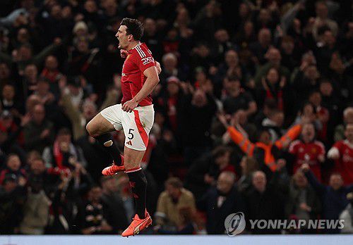 결승골을 넣고 포효하는 맨유의 해리 매과이어.[EPA=연합뉴스]