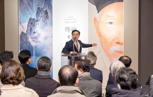 진교훈 강서구청장진교훈 서울 강서구청장이 지난 1월 겸재정선미술관에서 열린 기획 전시 '전신과 진경' 개막식에서 인사말을 하고 있다. [서울 강서구 제공. 재판매 및 DB 금지]