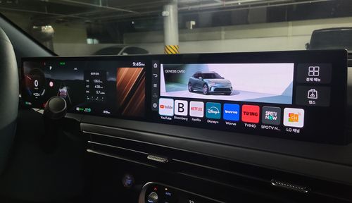 제네시스 GV60 27인치 디스플레이[촬영 홍규빈]