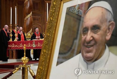 선종한 프란치스코 교황을 위한 추모 미사 [AP=연합뉴스 자료사진 재판매 및 DB금지]