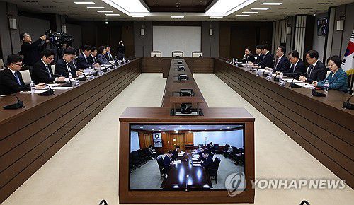 외청장 회의(세종=연합뉴스) 배재만 기자 = 방기선 국무조정실장이 23일 정부세종청사에서 열린 외청장 회의를 주재하고 있다. 2025.4.23 scoop@yna.co.kr