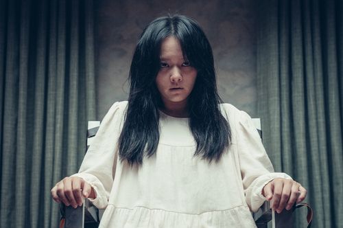 영화 '거룩한 밤: 데몬 헌터스' 속 장면[롯데엔터테인먼트 제공. 재판매 및 DB금지]