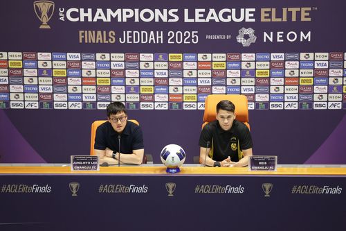 기자회견에 나선 광주FC 이정효 감독과 헤이스[한국프로축구연맹 제공. 재판매 및 DB 금지]