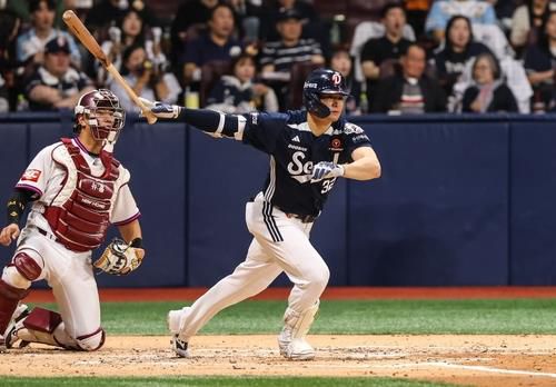 두산 김재환의 타격 모습. [두산 베어스 제공. 재판매 및 DB 금지]