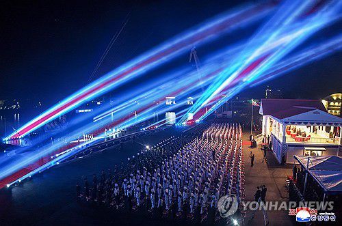 북한, 5천t급 신형구축함 '최현호' 진수식(평양 조선중앙통신=연합뉴스) 북한 김정은 국무위원장이 참석한 가운데 5,000t급 신형다목적구축함 '최현호' 진수식이 지난 25일 남포조선소에서 진행됐다고 조선중앙통신이 26일 보도했다. 2025.4.26      [국내에서만 사용가능. 재배포 금지. For Use Only in the Republic of Korea. No Redistribution] nkphoto@yna.co.kr