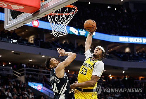 슛하는 마일스 터너[AP=연합뉴스]