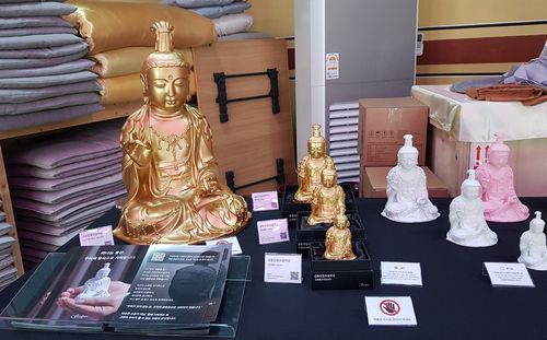 부석사 금동관세음보살좌상 미니어처 판매 프로젝트[촬영 정윤덕 기자]