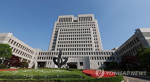 이재명 선거법 사건 대법 선고 D-1(서울=연합뉴스) 김도훈 기자 = 더불어민주당 이재명 대선 후보의 공직선거법 사건에 대한 대법원 전원합의체 선고를 하루 앞둔 30일 서울 서초구 대법원 모습. 2025.4.30 superdoo82@yna.co.kr