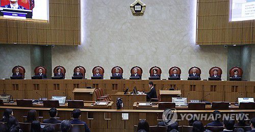 대법, 이재명 '선거법 위반' 무죄판결 파기환송(서울=연합뉴스) 조희대 대법원장을 비롯한 대법관들이 1일 서울 서초구 대법원에서 더불어민주당 이재명 대선 후보의 공직선거법 위반 사건 상고심 선고를 위해 참석해 있다. 2025.5.1 [사진공동취재단] photo@yna.co.kr