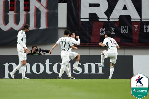 송민규의 골에 기뻐하는 전북 선수들[한국프로축구연맹 제공. 재판매 및 DB 금지]
