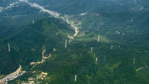 하늘에서 내려다본 송전선로[촬영 차대운]