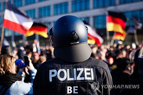 독일 경찰관[EPA 연합뉴스 자료사진. 재판매 및 DB 금지]
